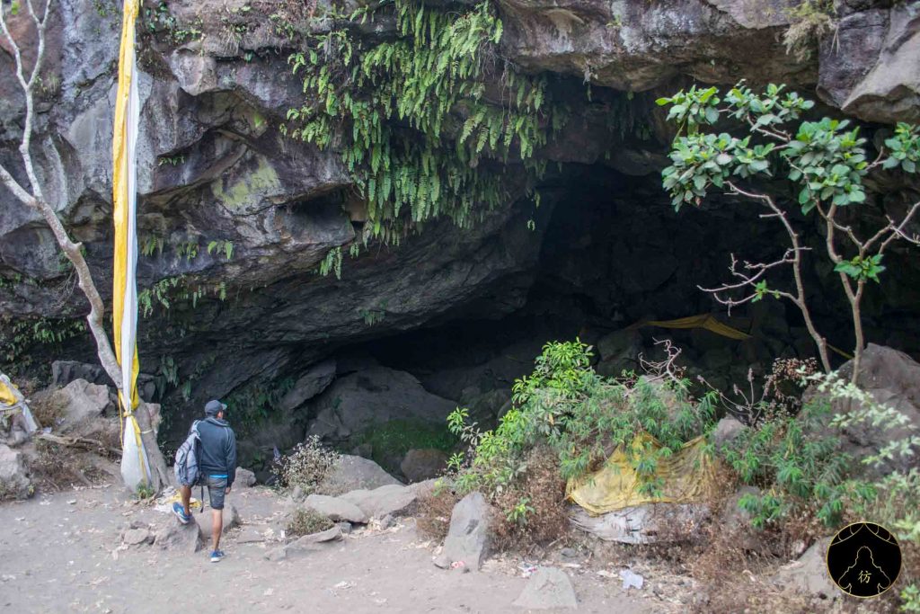 Volcan Batur Bali Indonesie 08 Grotte