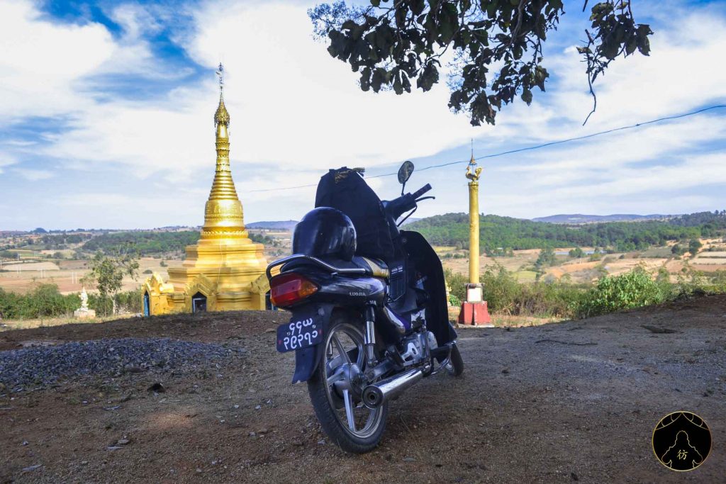 Pindaya Birmanie Route Campagne Moto Scooter