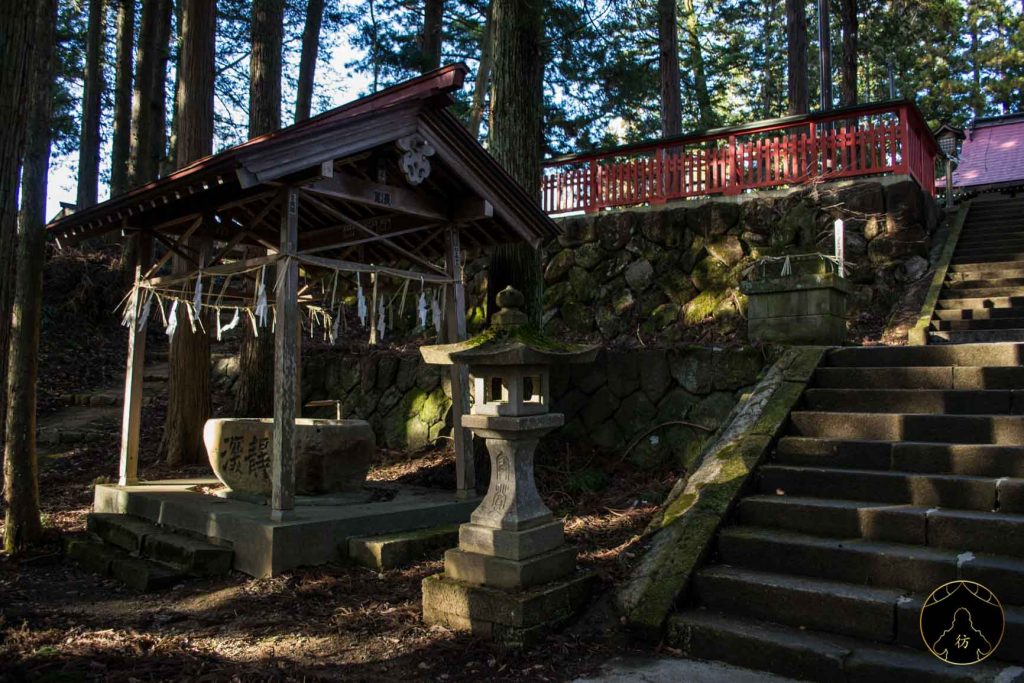 Takayama Japon - Sanctuaire Higashiyama Jinja 4
