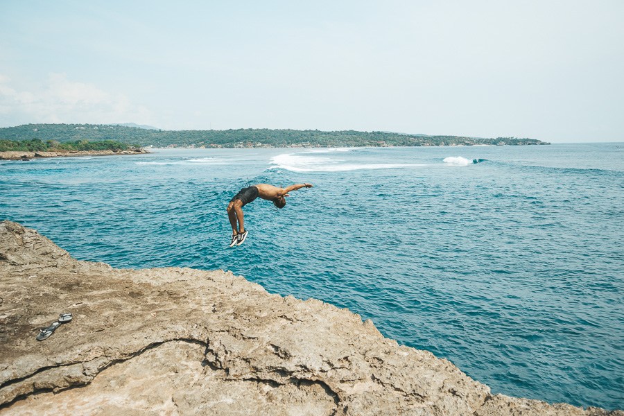 Activity to Do in Nusa Lembongan #6 – Dream Beach Cliff Jump 