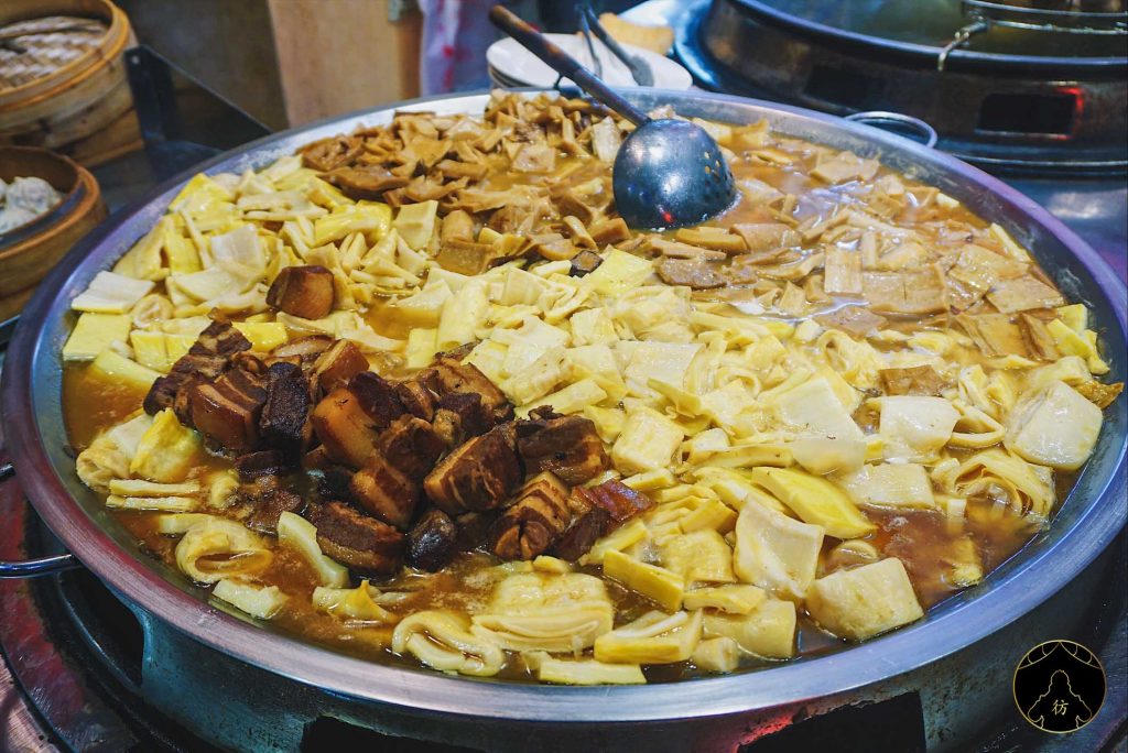 Jiufen Taiwan – Eat Your Way Through Jiufen Old Street