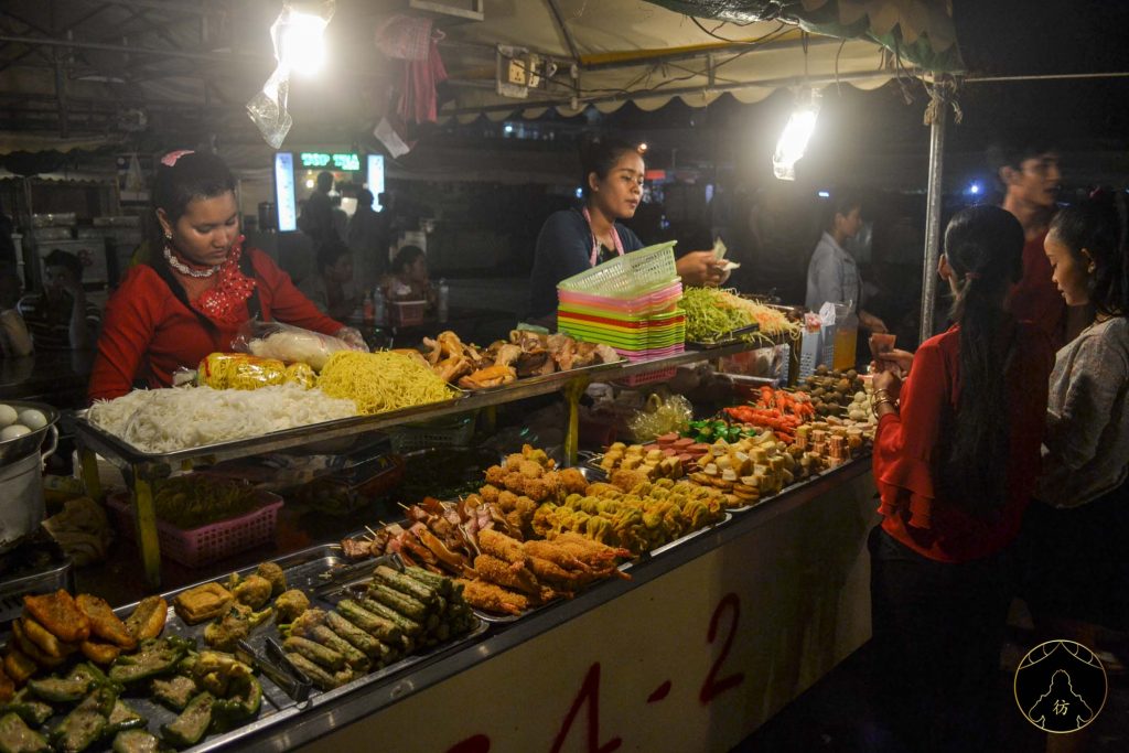 Phnom Penh Cambodge - Le marché de nuit (Night Market) 03