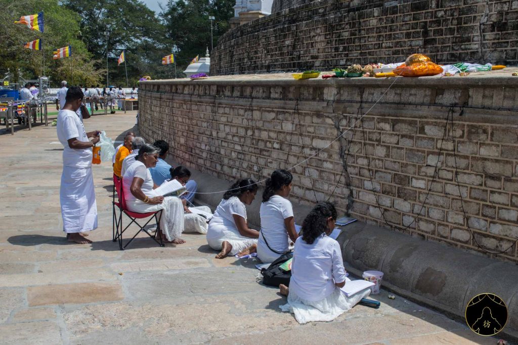 Anuradhapura Sri Lanka - Ruwanwelisaya 1