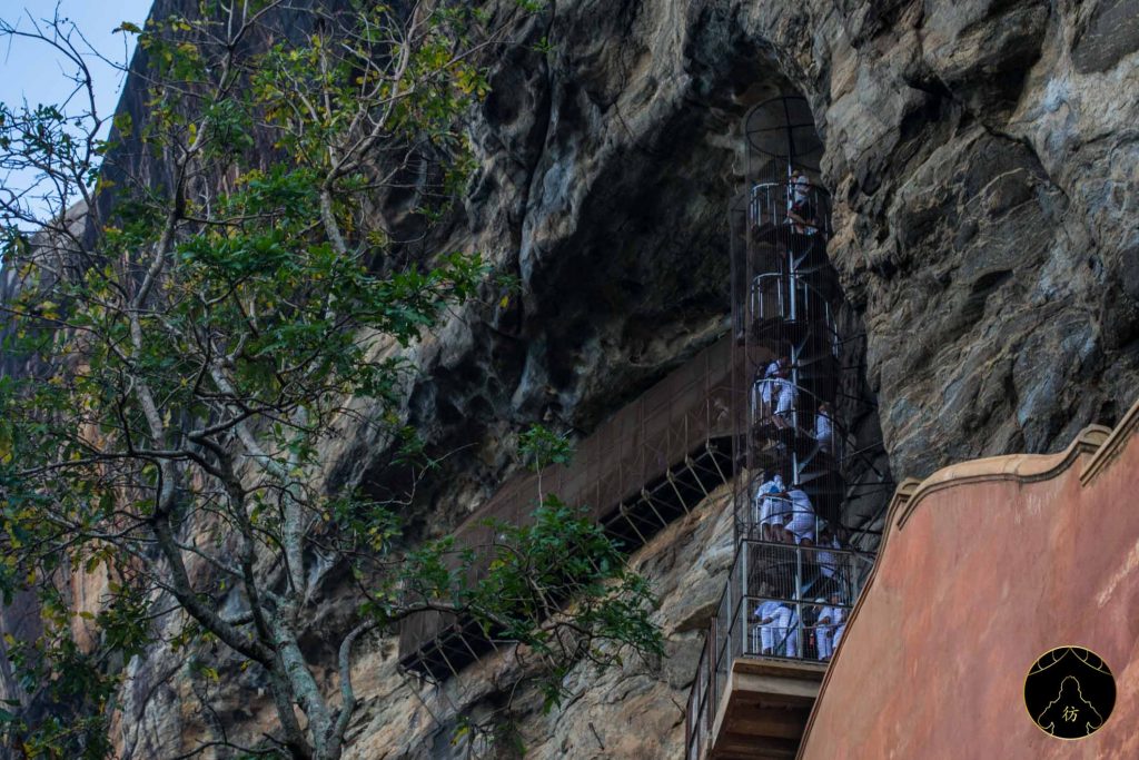 Sigiriya Sri Lanka - L'ascension du rocher du lion 7