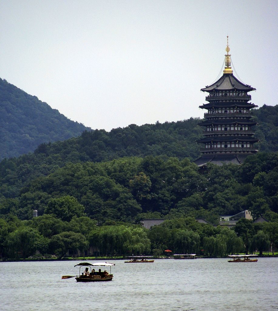 Hangzhou China – Learn about Folklore at Leifeng Pagoda
