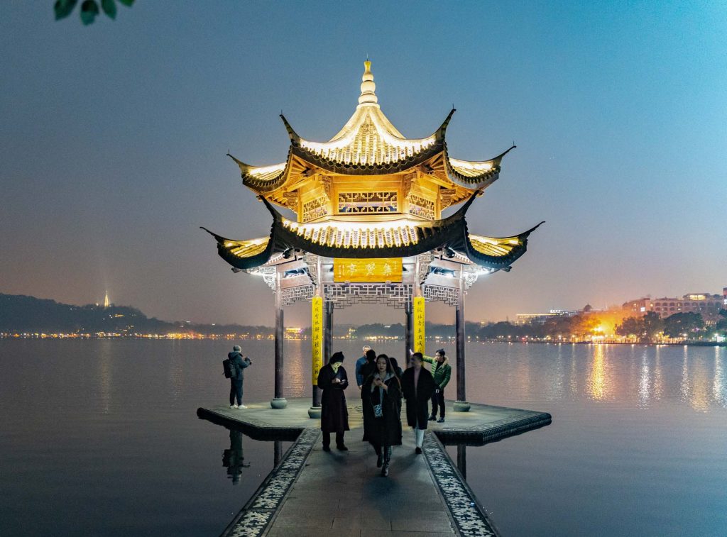 Hangzhou China – Visit the famous West Lake (Xihu)