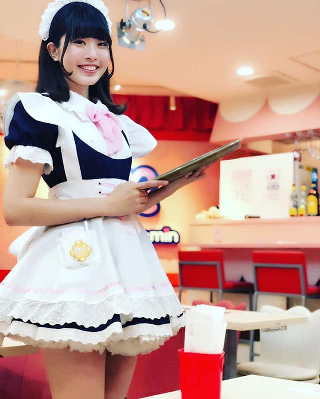 Maid Cafe Tokyo Japan Maidreamin 4.