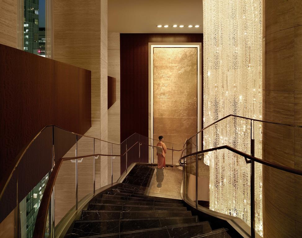 Best Luxury Hotels in Tokyo - Shangri-La Hotel, Tokyo 1