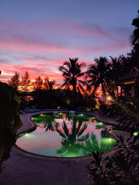 Red Pearl Beach Resort Chaloklum